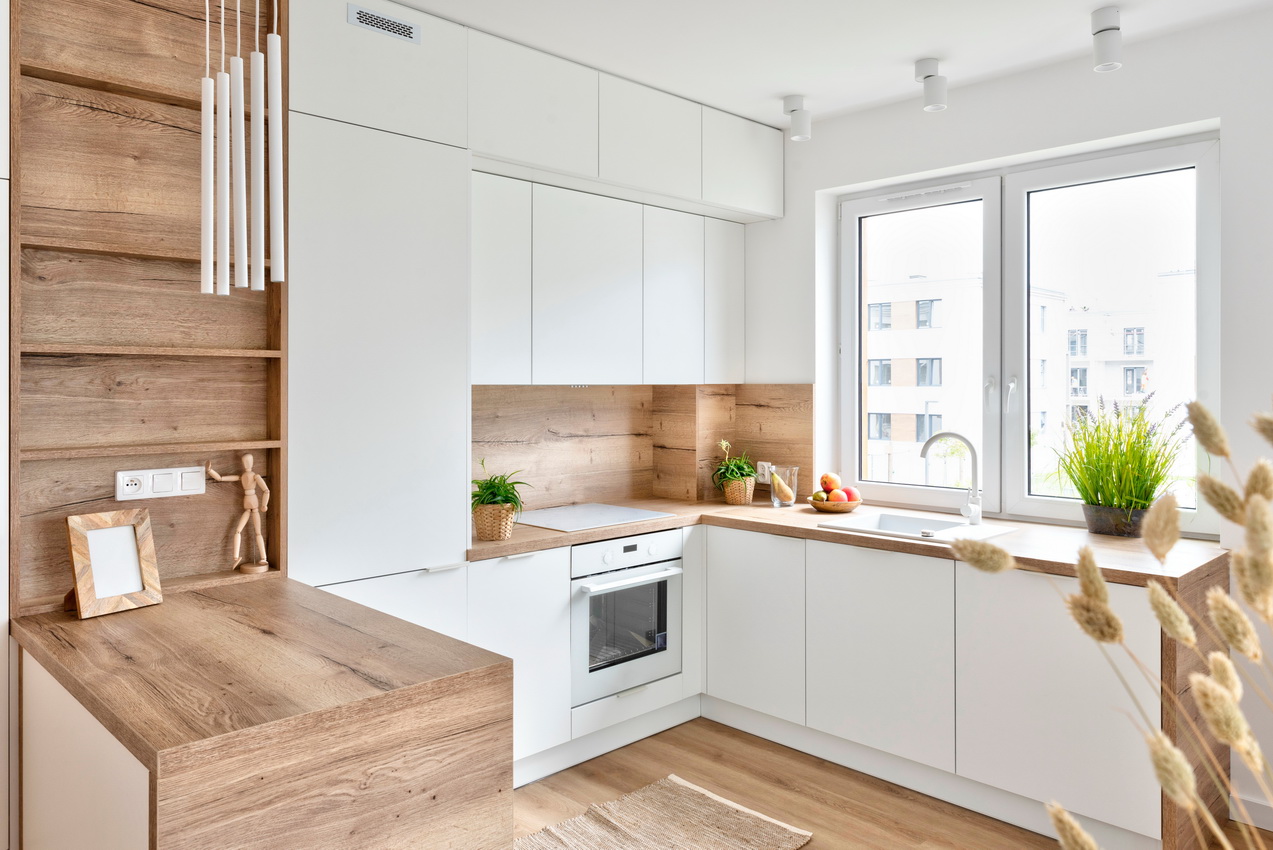 Cocina moderna diseñada a medida como parte de una reforma integral